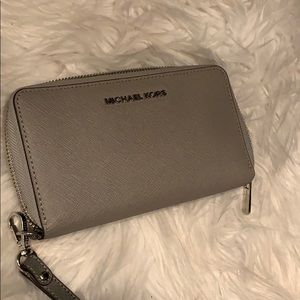 Michael Kors Jet Set Travel Saffiano Wallet